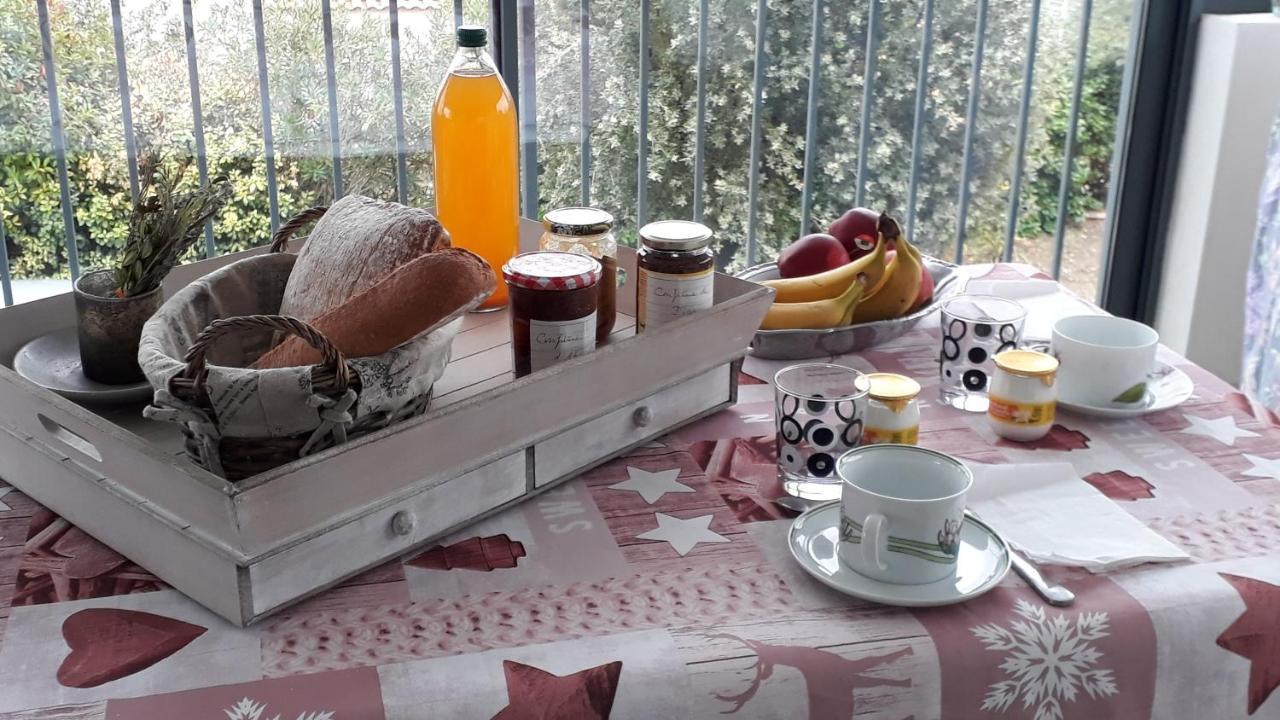 Domaine De La Clotte Bed & Breakfast Roquefort-des-Corbières Екстериор снимка